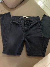Load image into Gallery viewer, (2nd Chance x Styles By E ) Tory Burch Navy / Black Stretch Skinny Jeans
