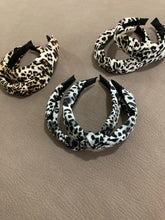 Load image into Gallery viewer, Leopard Print headband
