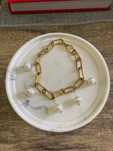 Load image into Gallery viewer, Freshwater pearls Chain bracelet
